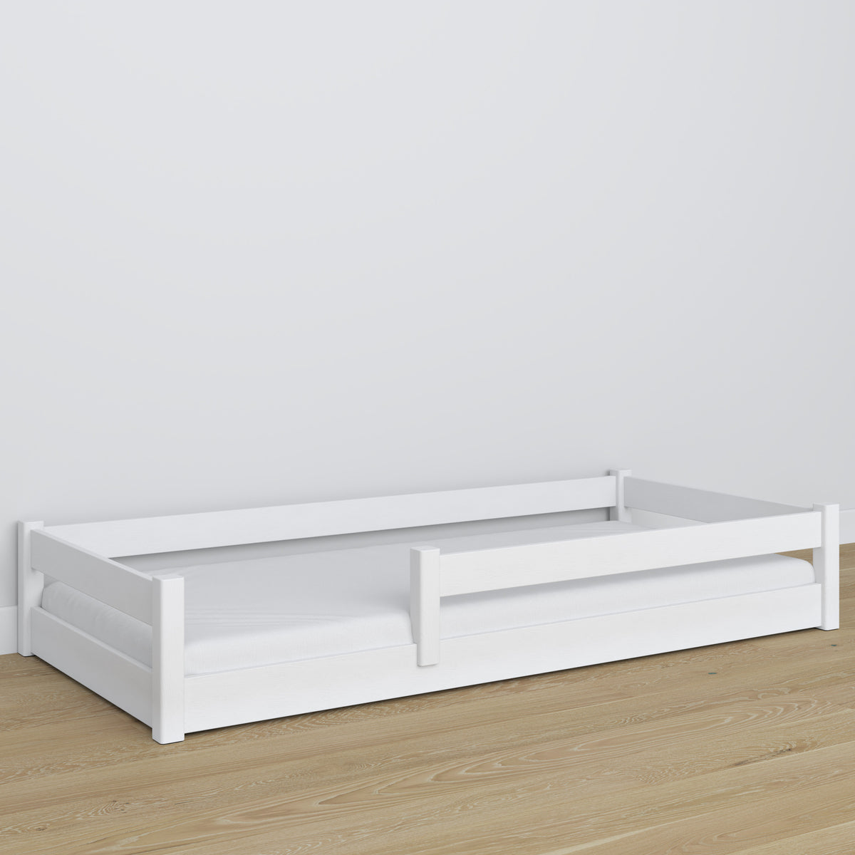 Balta medinė žema lova - sandūrų detalės, Nizio Home