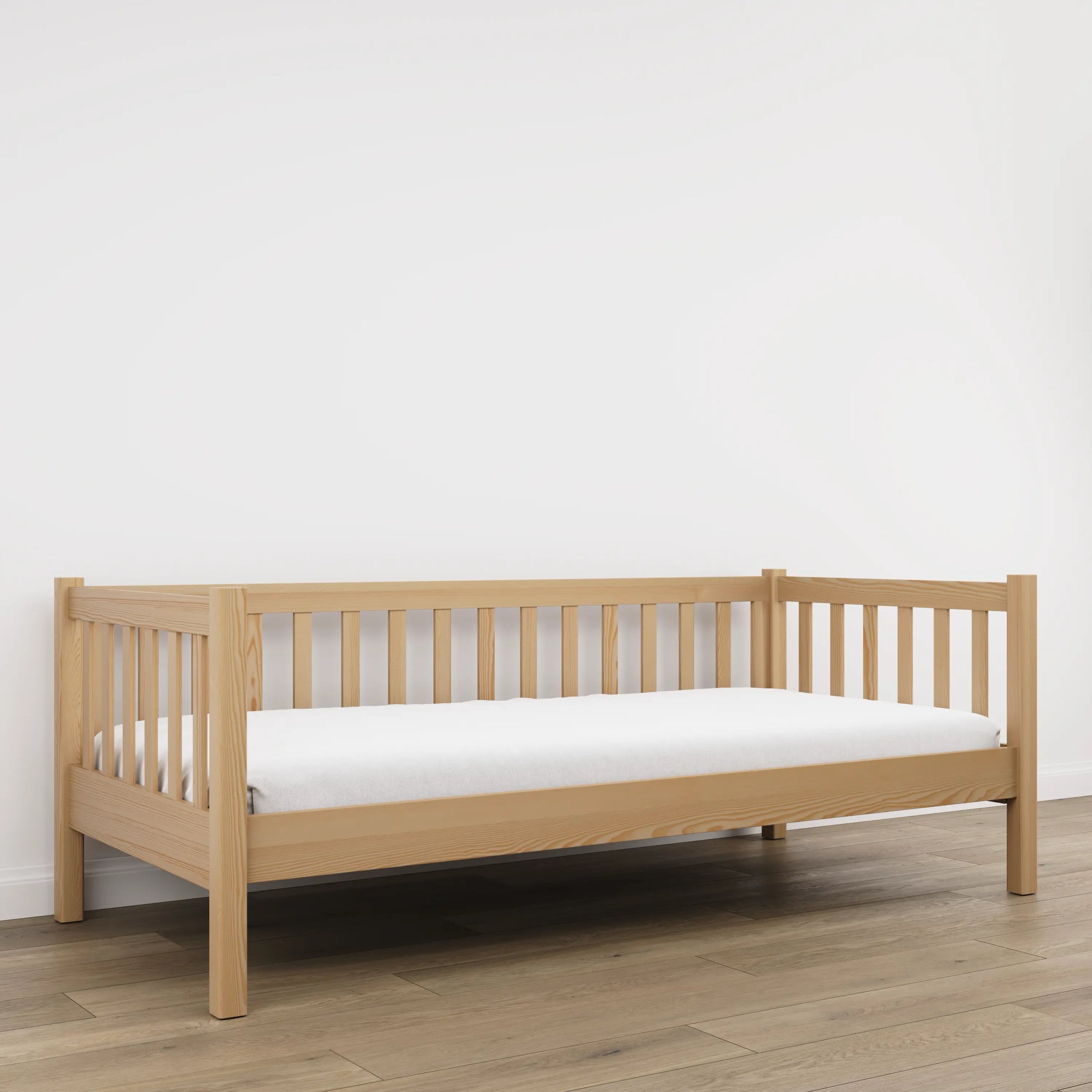 Natūralios pušies sofa-lova - medinis šoninis barjeras, saugus vaikams