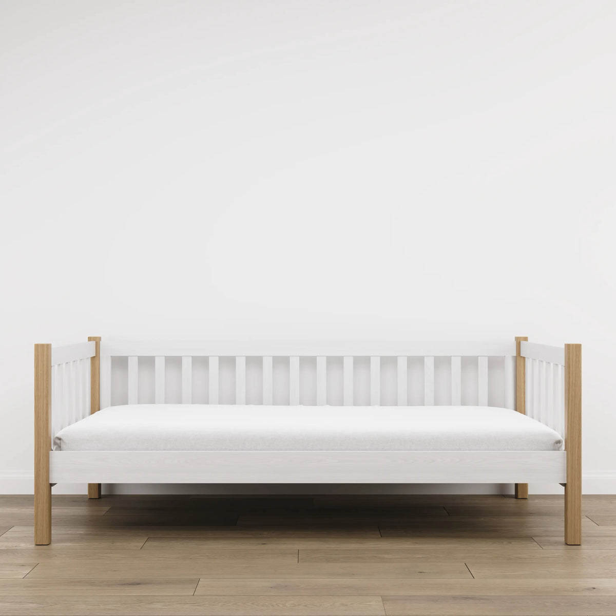 Balta medinė sofa-lova su ąžuolu - vaizdas iš šono, baldų forma ir proporcijos