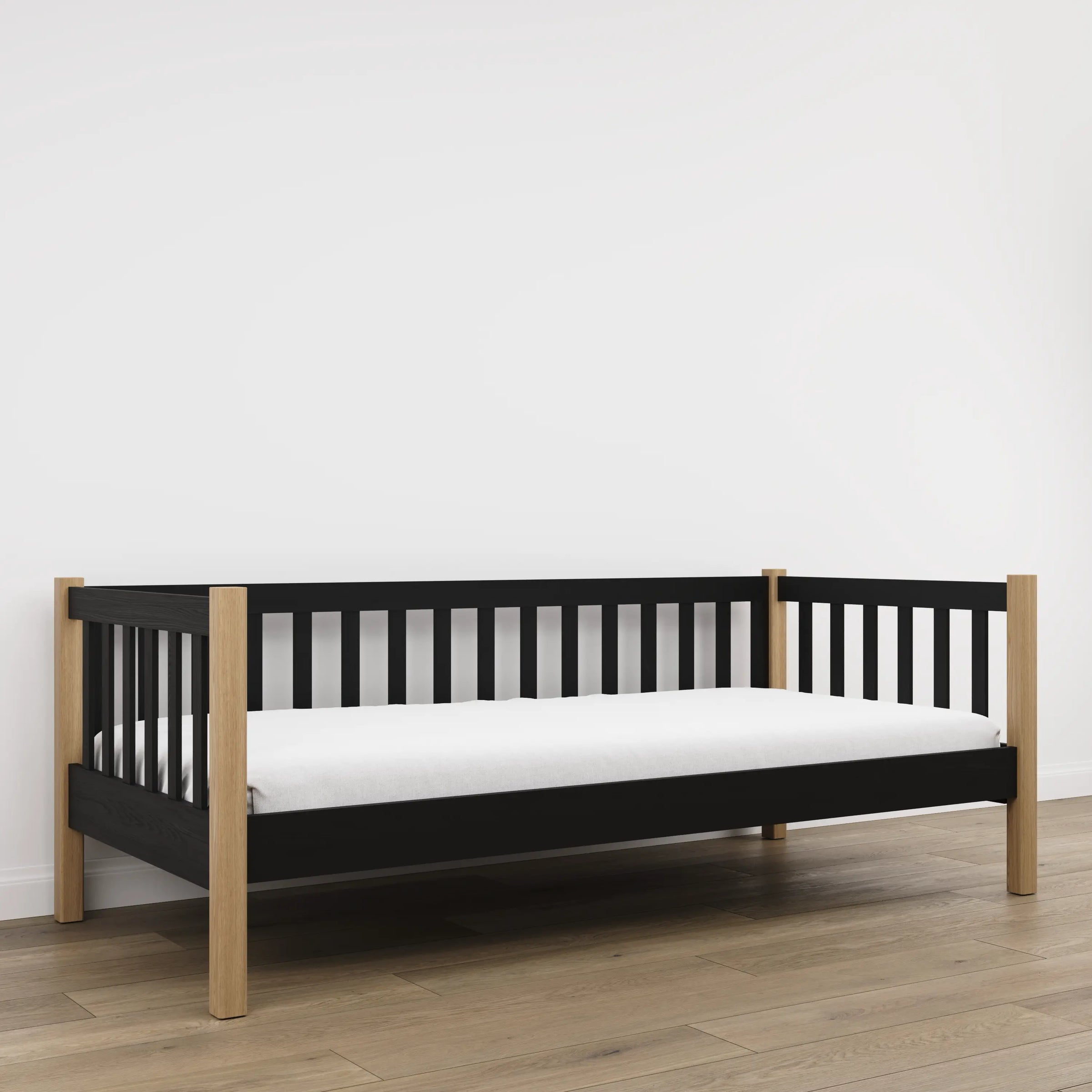 Juoda sofa-lova su ąžuolu - medinė šoninė užtvara, sauga vaikams