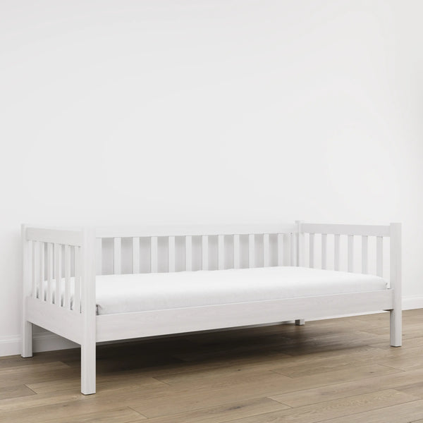 Łóżko sofa biały – boczna bariera drewniane, bezpieczeństwo dla dzieci